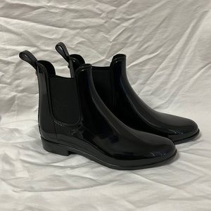 Black Marc fisher rain boots. New with not tag. NOT USED